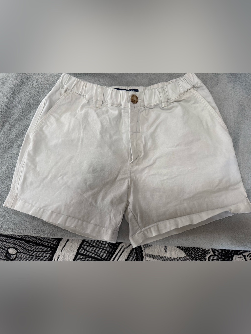 Men’s White Shorts. Size Medium. 4”inseam.